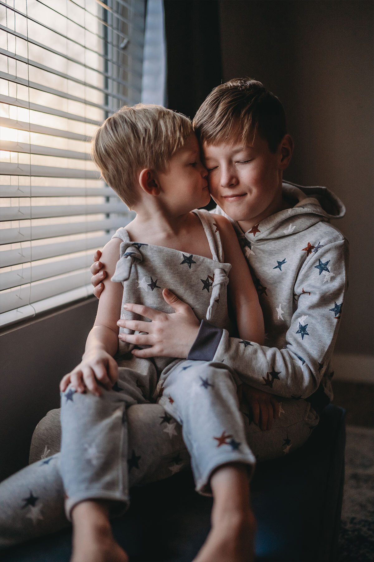 Antebies Organik Gri Yıldızlı Geceler Desenli Polarlı Alttan Çıtçıtlı Erkek Bebek Salopet fotoğrafı 3 (önizleme)