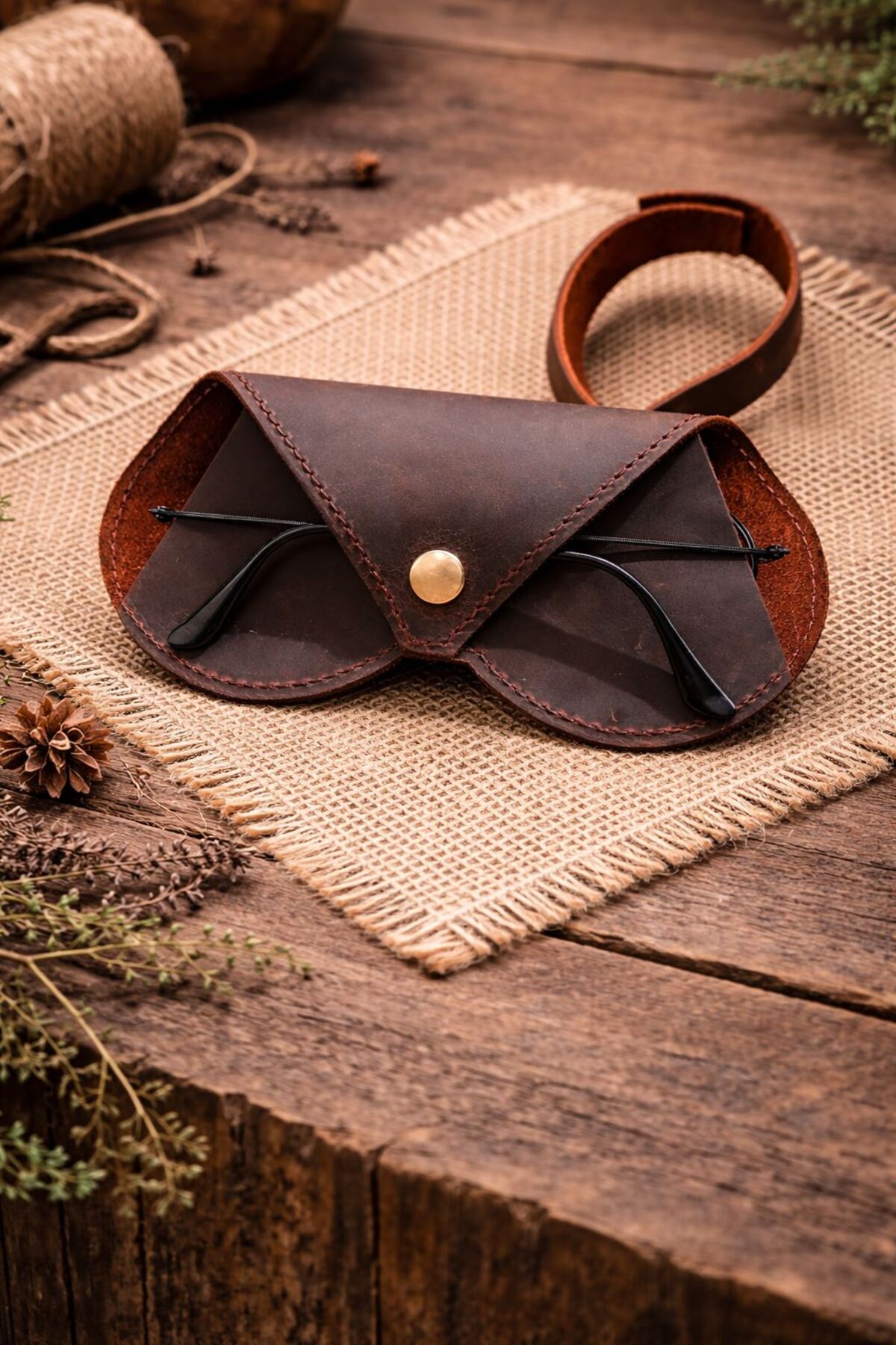 Hanging Genuine Leather Glasses Container