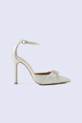 Tacchi Amora Önü Büzgü Kalp Detaylı Bilekten Bağlamalı Beyaz Stiletto