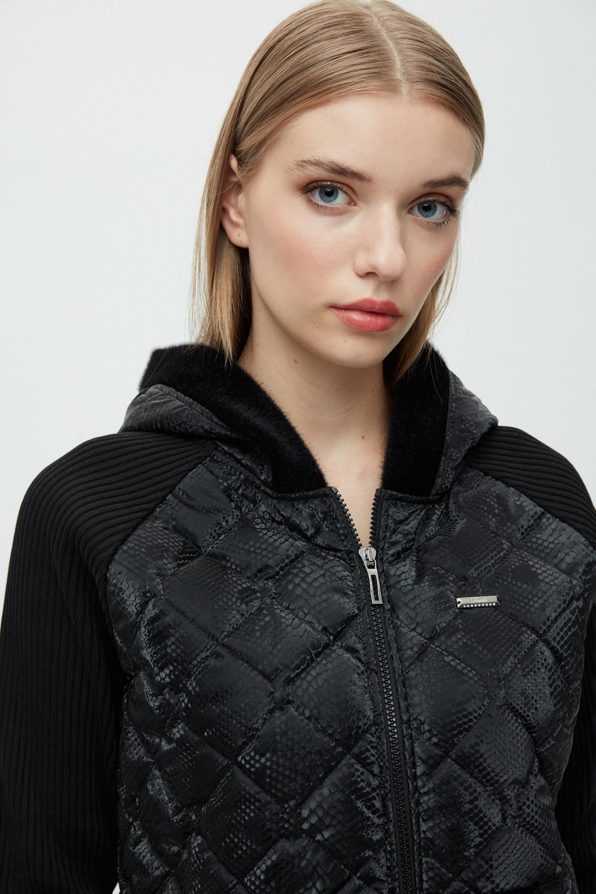 DAIDO  Yılan Deri Desenli Kapitone Mont - Görsel 3