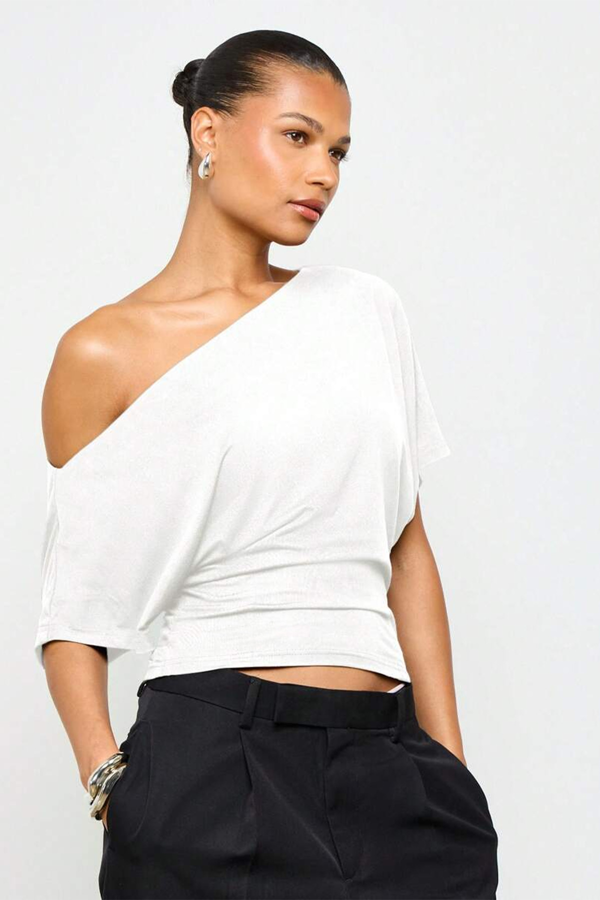 ecemore  Bele Oturan Kayık Yaka Geniş Kollu Doğal Viskon Bluz