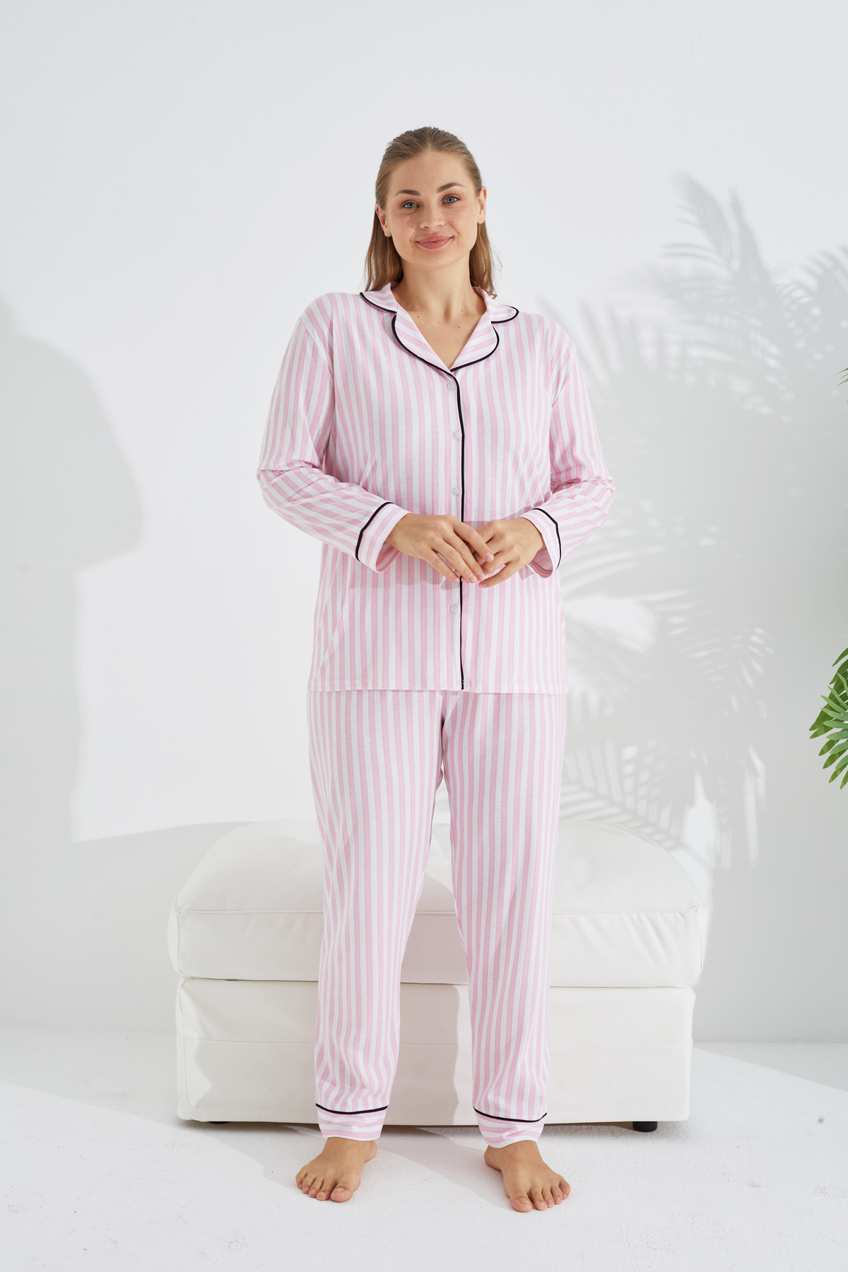 Siyah İnci  pembe beyaz çizgi desenli Curve Büyük Beden Battal boy Düğmeli Biyeli Pamuklu Pijama Takımı - Görsel 2