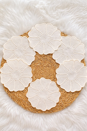 Mora Tekstil 6’lı Çiçek Nakışlı Sunum Peçetesi – Keten Kumaş Kahve Yanı & Dav...