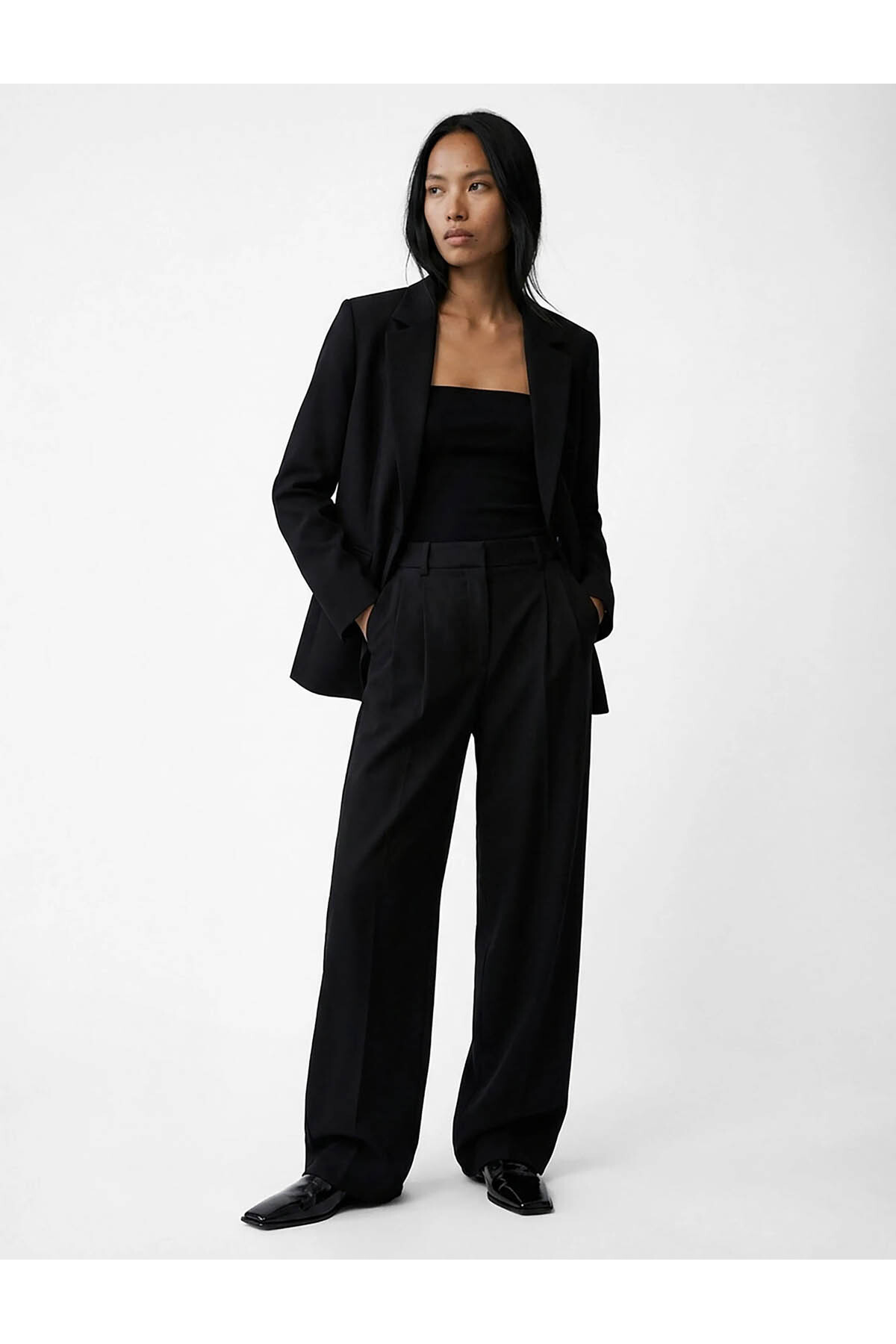 Koton  Geniş Yaka Uzun Kollu Slim Fit Düğmeli Cep Detaylı Blazer Ceket