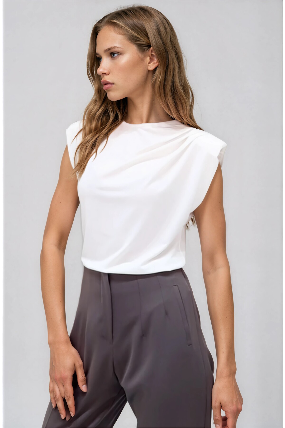 OLSAMODA  KADIN DRAPE DETAYLI VATKALI ESNEK SANDY KUMAŞ BLUZ - Görsel 3