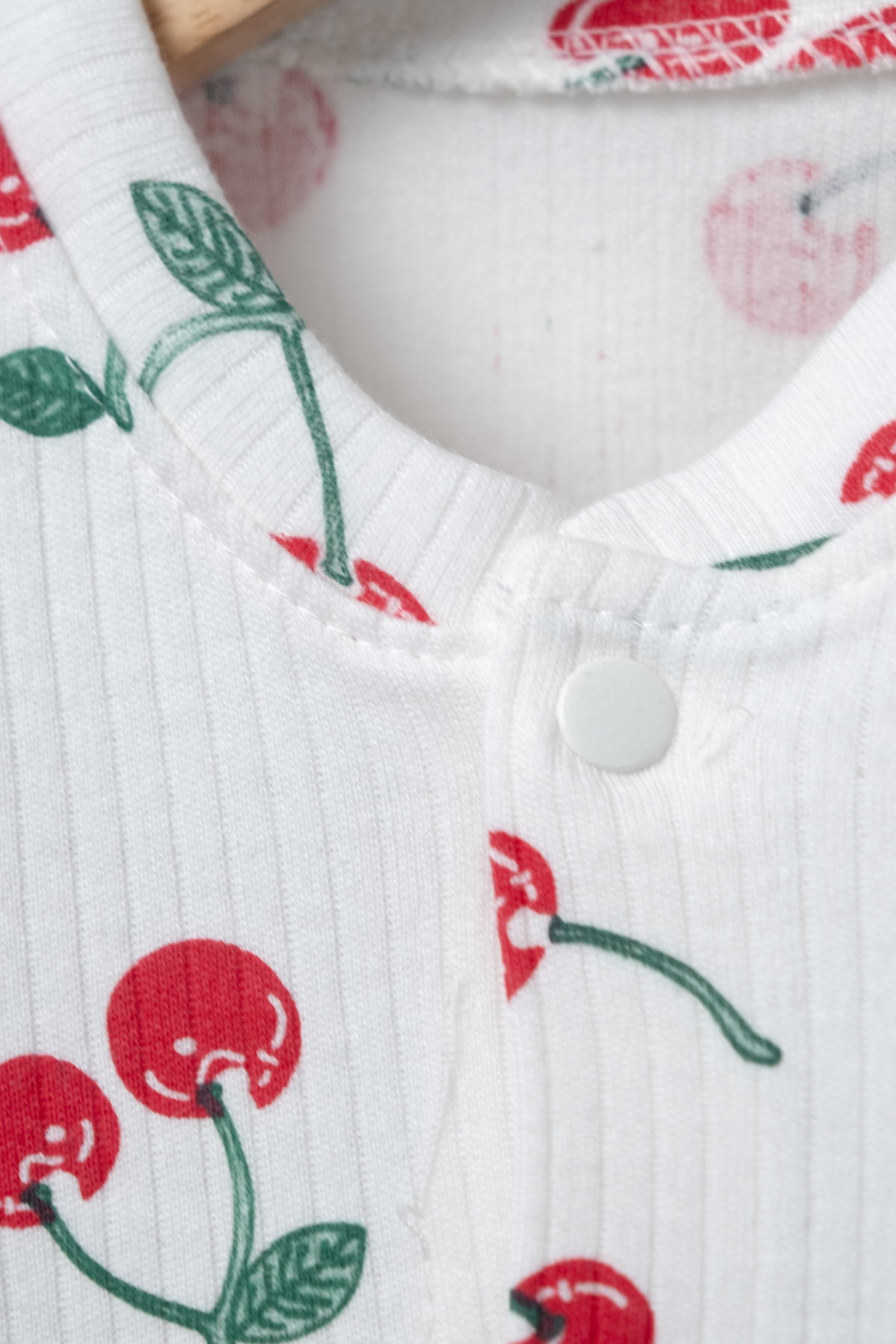 TWOO KİDS Kız Bebek&Çocuk 2'li %100 Organik Kirazlı Pijama Takımı Düğmeli Set fotoğrafı 2 (önizleme)