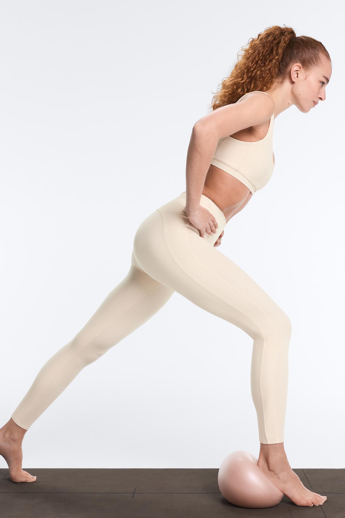 Oysho  Comfortlux rib high rise 65 cm bilek hizasında tayt - Görsel 5