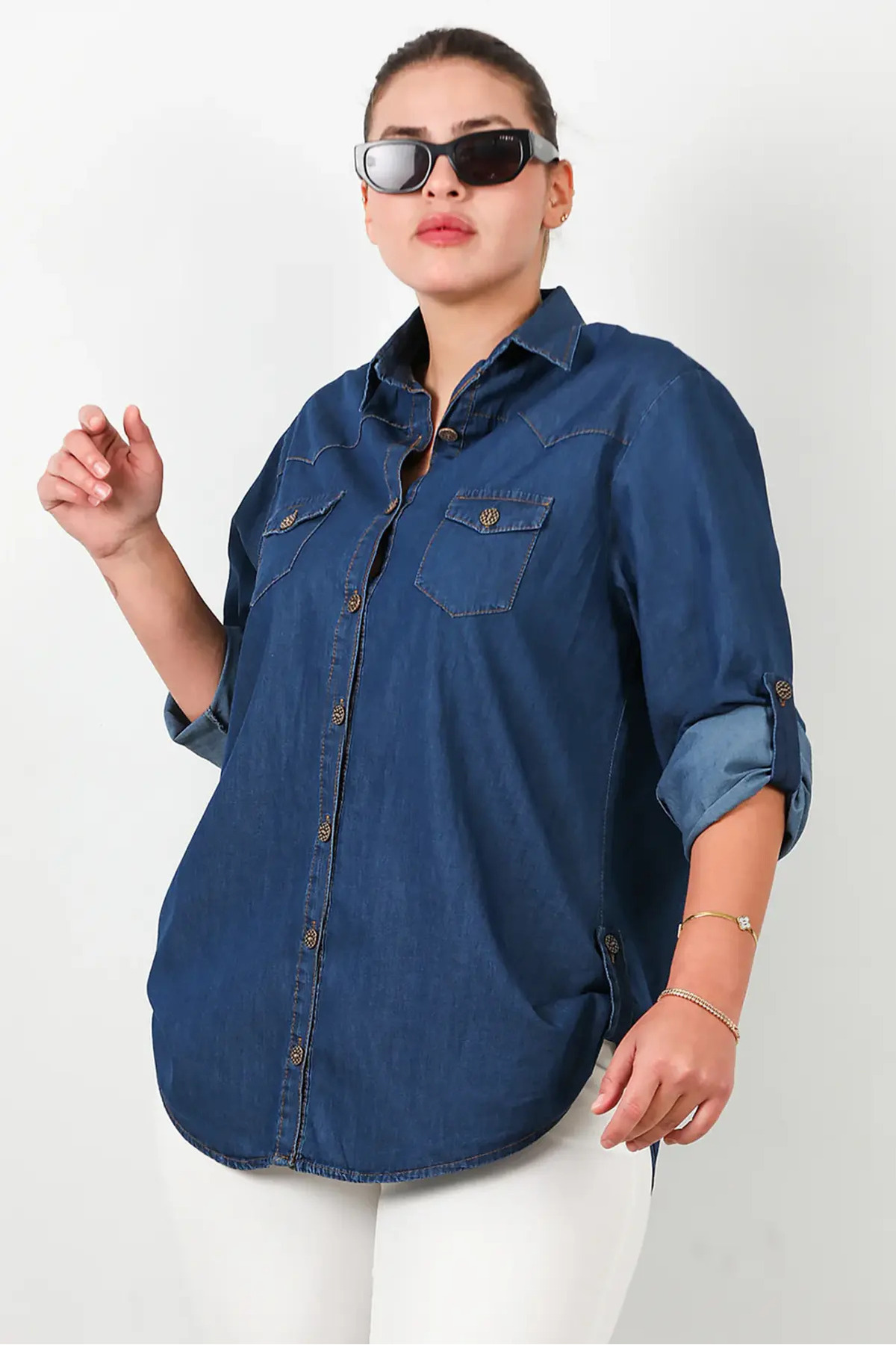 FOR ESRA BIG TREND  Kadın Büyük Beden Kol ve Yan Apoletli Katlamalı Küçük Kapaklı Cep Dokuma Düğmeli Kot Gömlek - Görsel 6