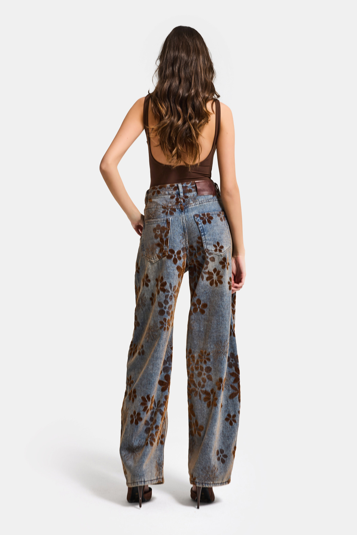 it's basic  Kadın T.Kot Rengi s5-8 Özel Flok Desenli Skater Fit Tasarım Denim Jean - Görsel 4