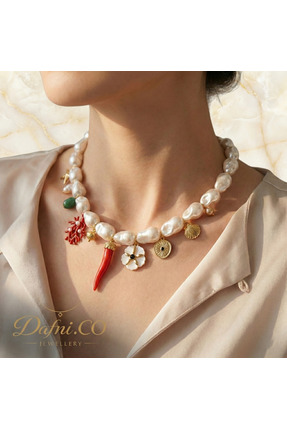 Dafni.CO Jewellery İtalyan Stil Barok İncili ve Figürlü Charm İnci Kolye
