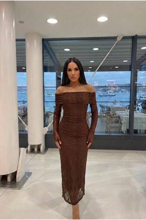 INFLUENCER Kahverengi Astarlı Madonna Yaka Dantelli Elbise