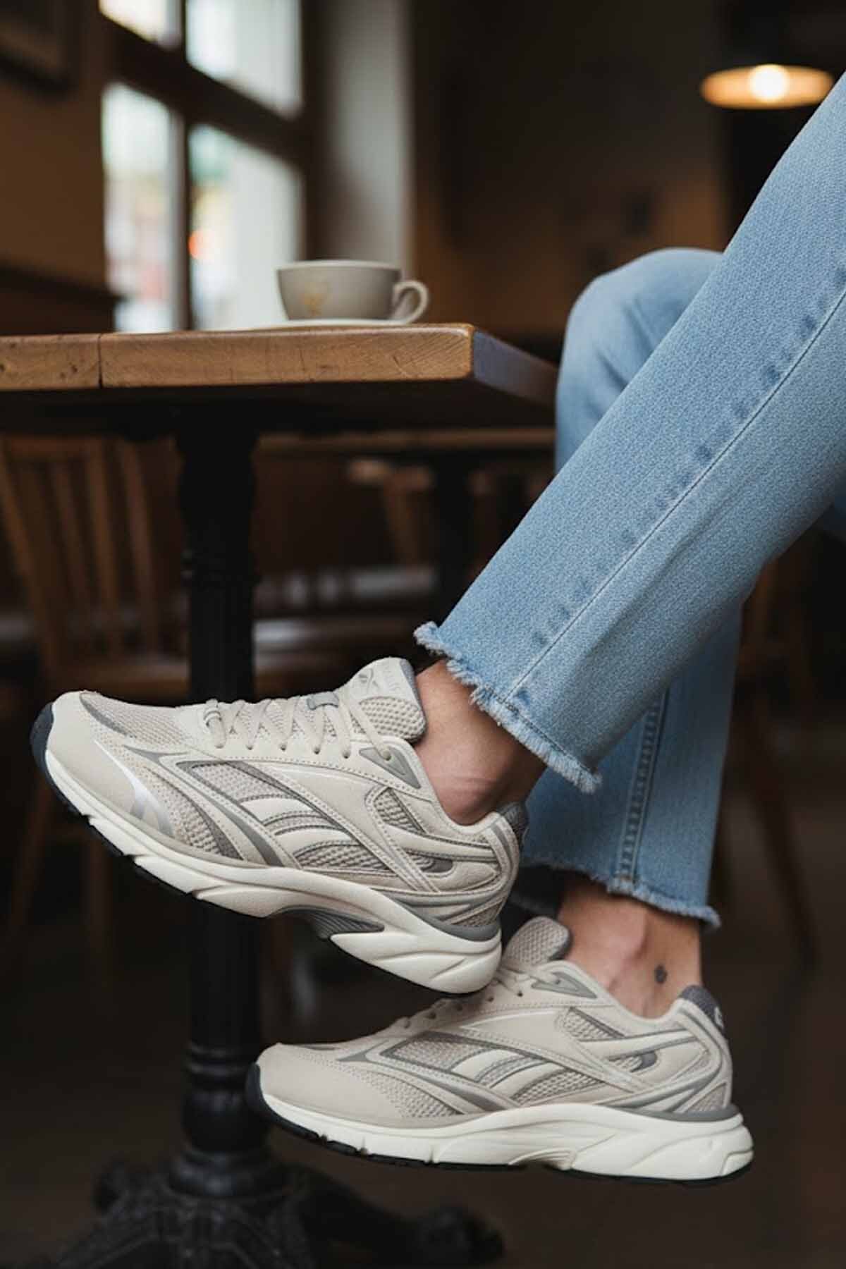 Reebok  BELWAVE Gri Bej Erkek Spor Ayakkabı - Koşu ve Yürüyüş Sneaker