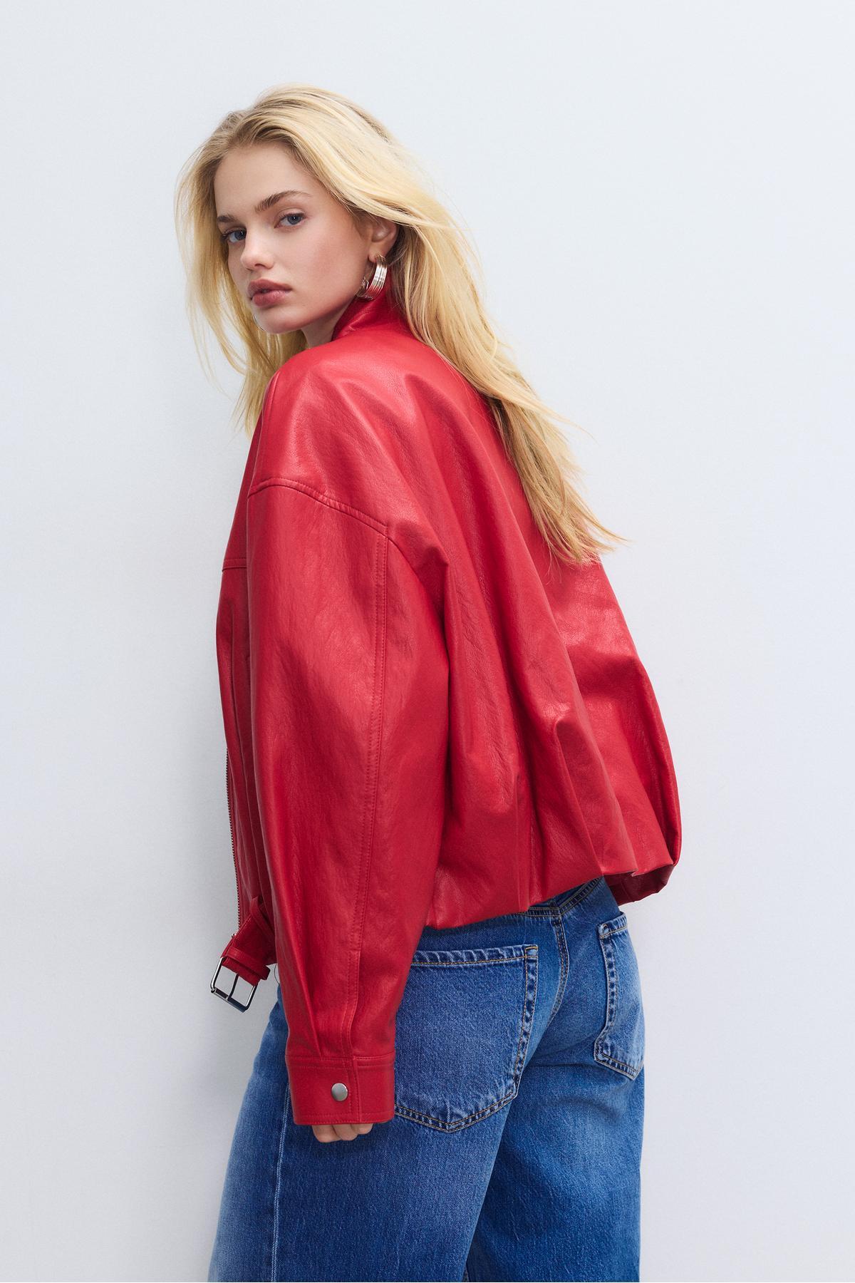 Stradivarius  Kemer detaylı suni deri balon ceket - Görsel 5