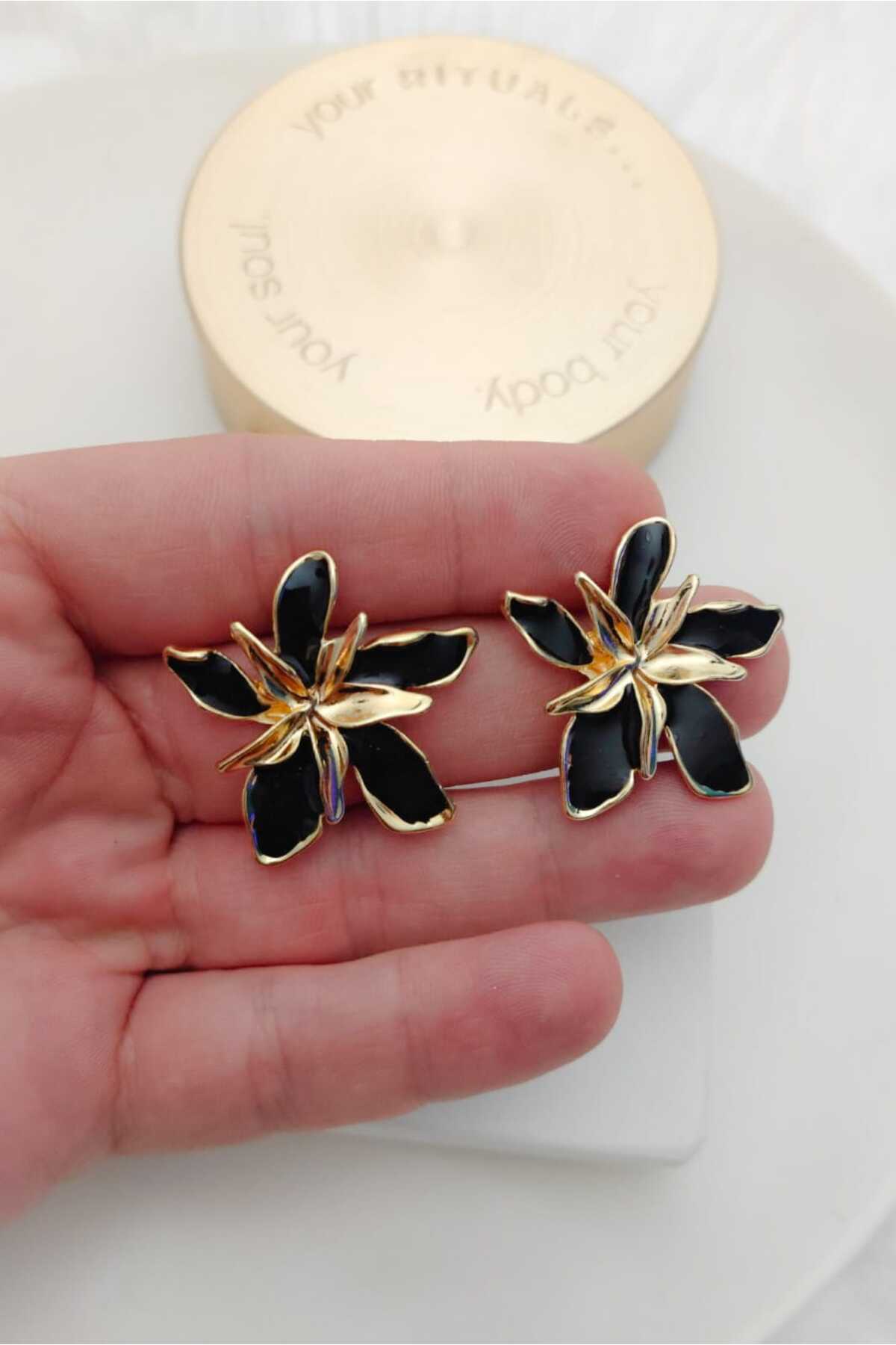 Black Spiral Star Gold Women's Earrings