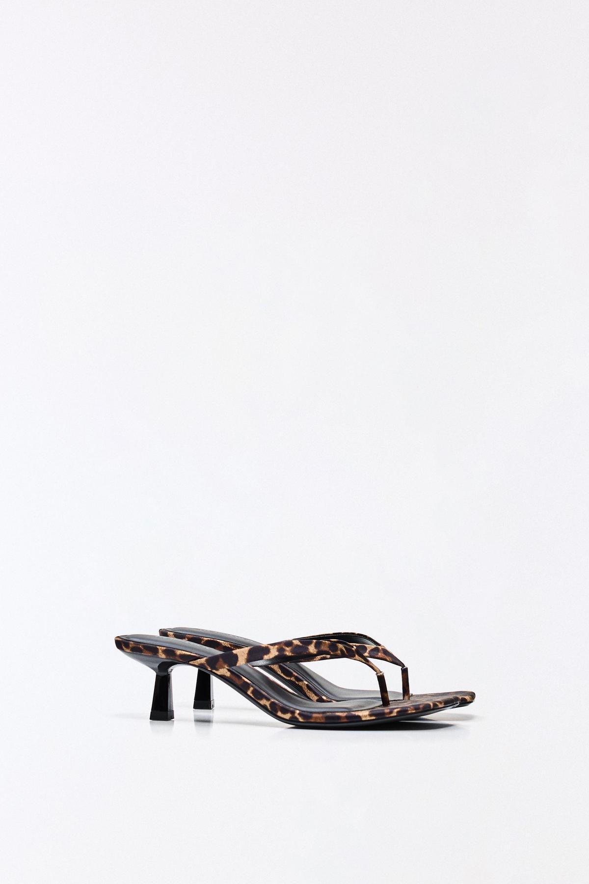 Bershka  Parmak arası topuklu sandalet