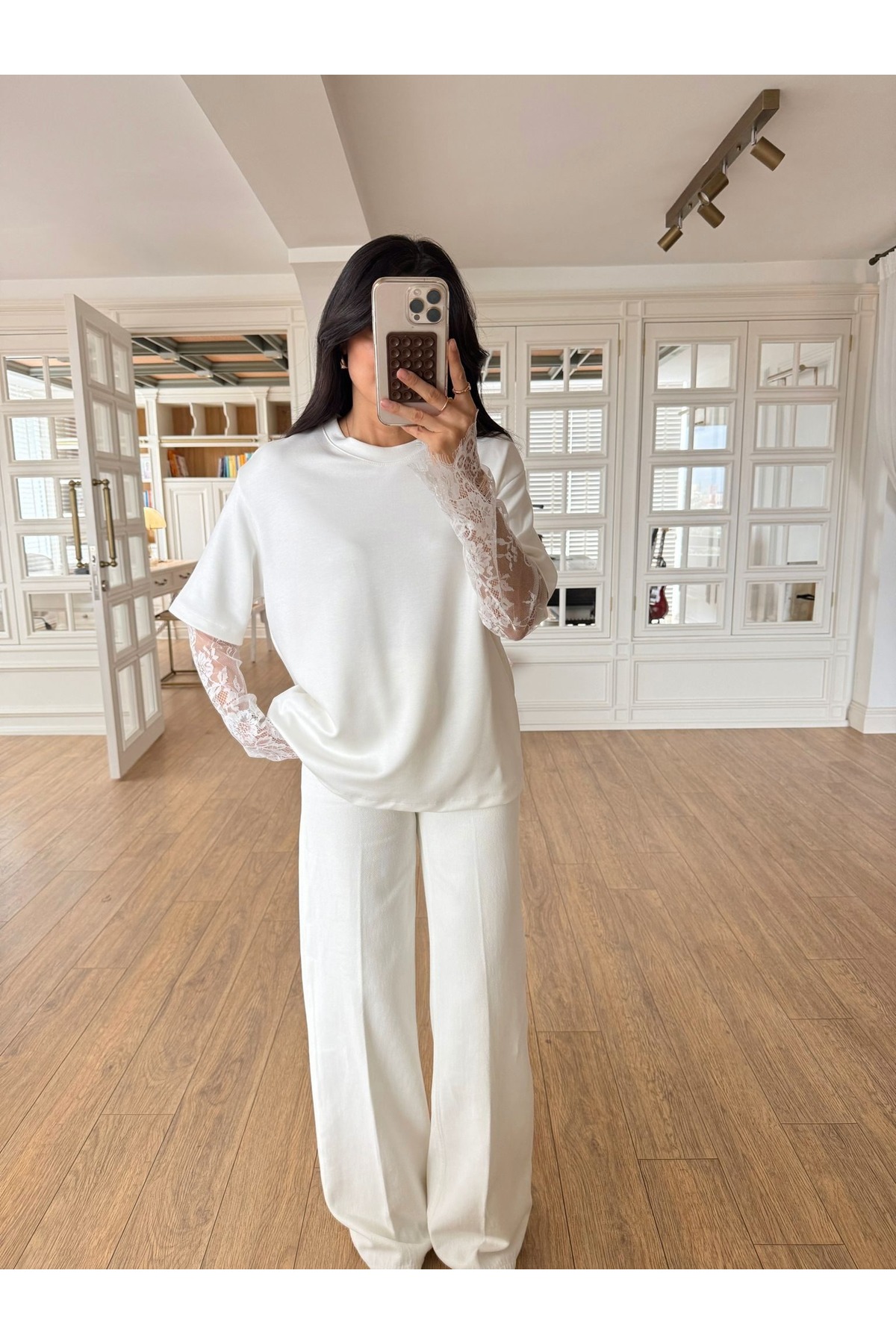 TLG GİYİM  Kadın Kol Tül Detaylı Bisiklet Yaka Basic T-shirt - Görsel 2