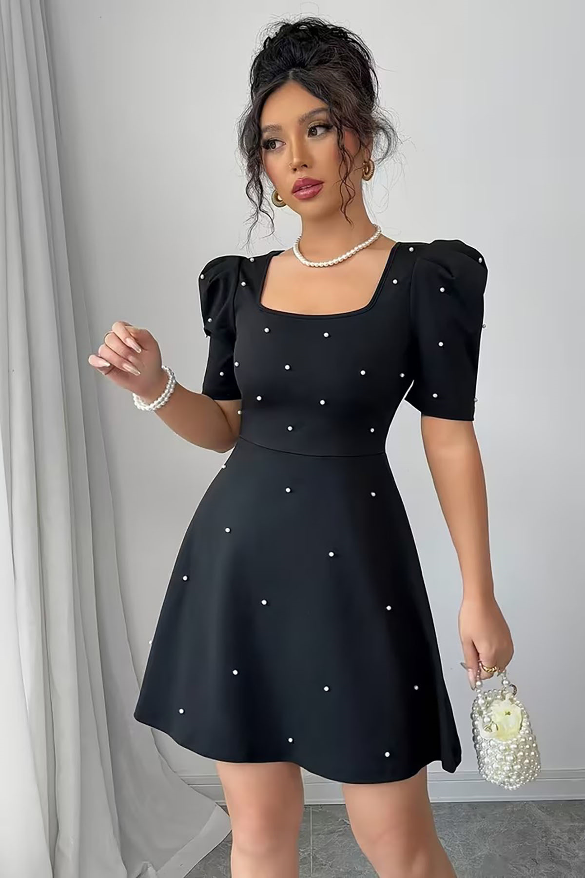 deafox  Siyah Kısa Kollu Kare Yaka İnci Detay Mini Krep Kumaş Elbise - Görsel 2