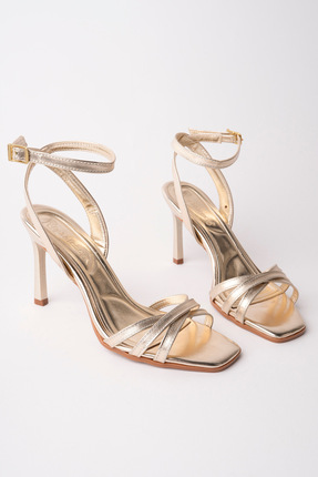 NOBLE TREAD SHOES Kadın Çapraz Bantlı 9 CM İnce Ökçeli Topuklu Sandalet – Bil...