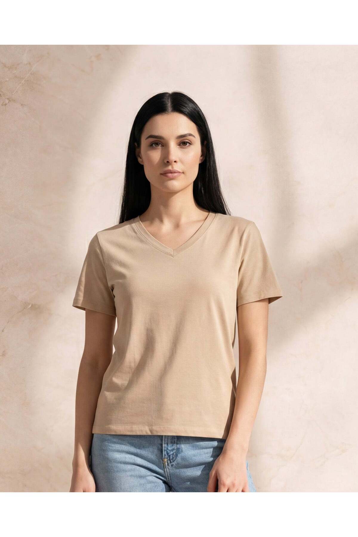 REDTAG تي شيرت نسائي بني بأكمام قصيرة ورقبة على شكل حرف V