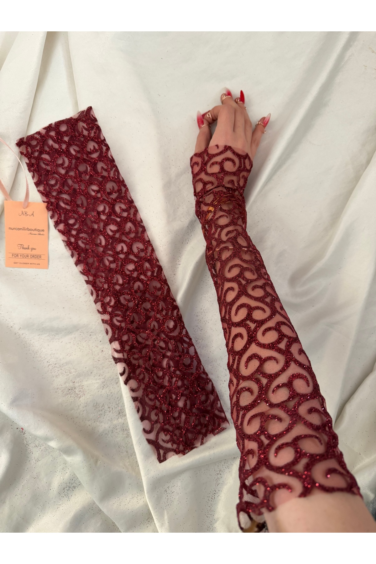 Nurcanilirboutique Zarif bordo eldiven kolluk görsel 2