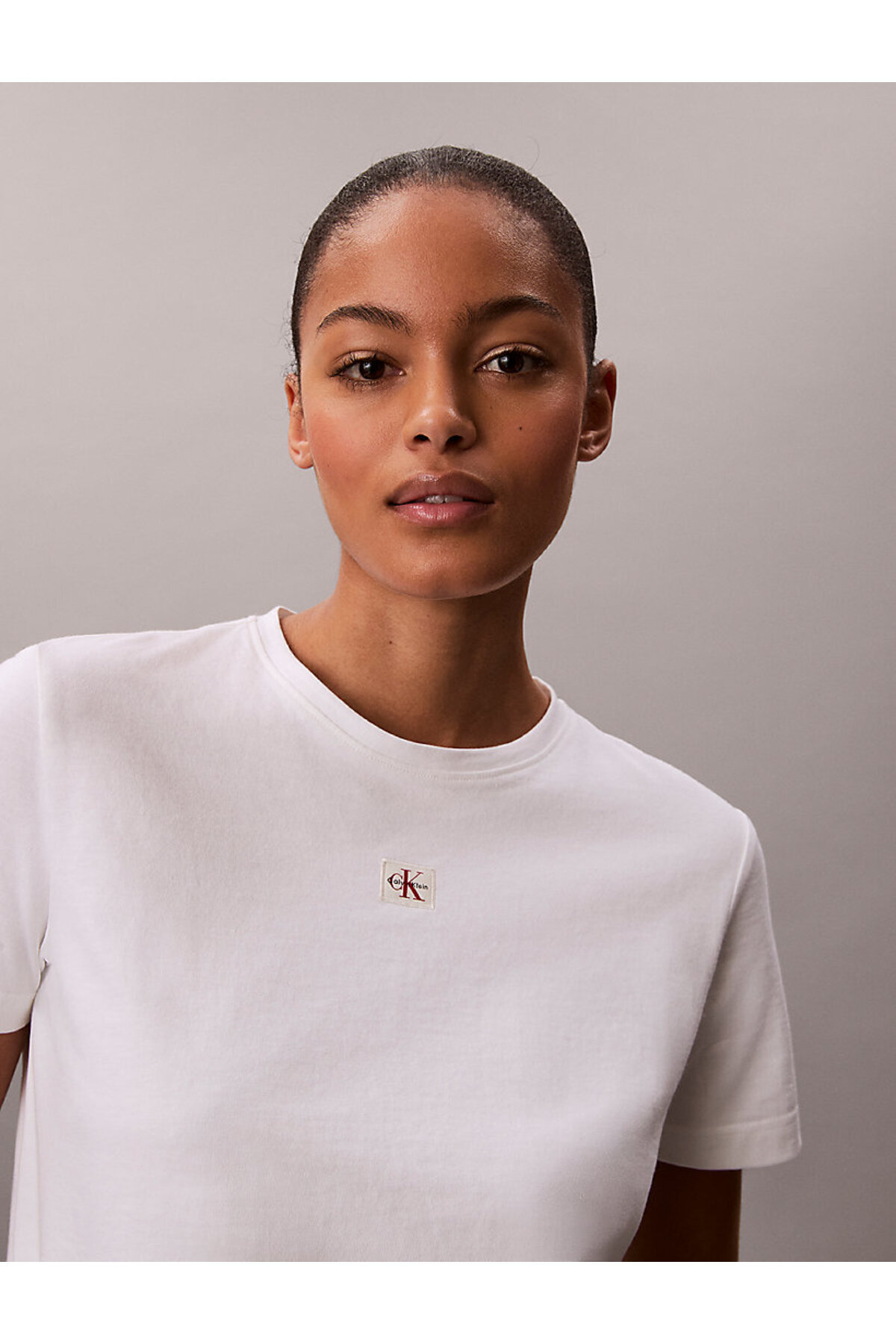 Calvin Klein Kadın SS Regular Fit Woven Label T-shirt görsel 2