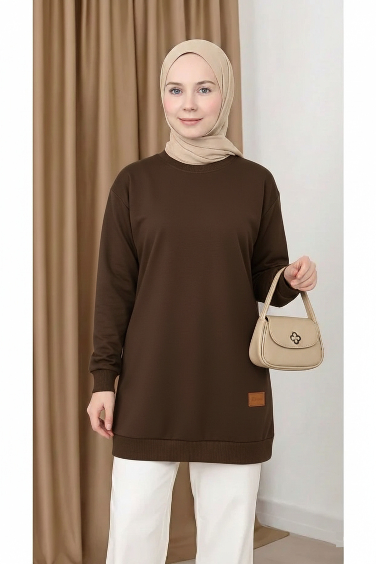 unika boutique Kadın Bisiklet Yaka Tesettür Yırtmaçlı Armalı Tunik Sweat Sweatshirt