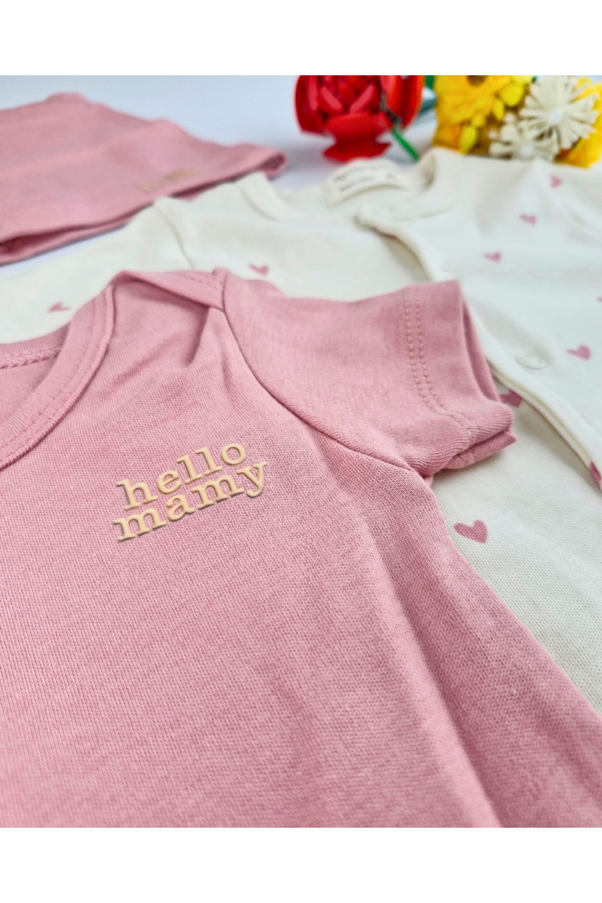 Asliva fashion 3'lü Set - Nakışlı Pembe Body, Kalpli Ayaklı Tulum ve Kulaklı Şapka Takımı fotoğrafı 5 (önizleme)