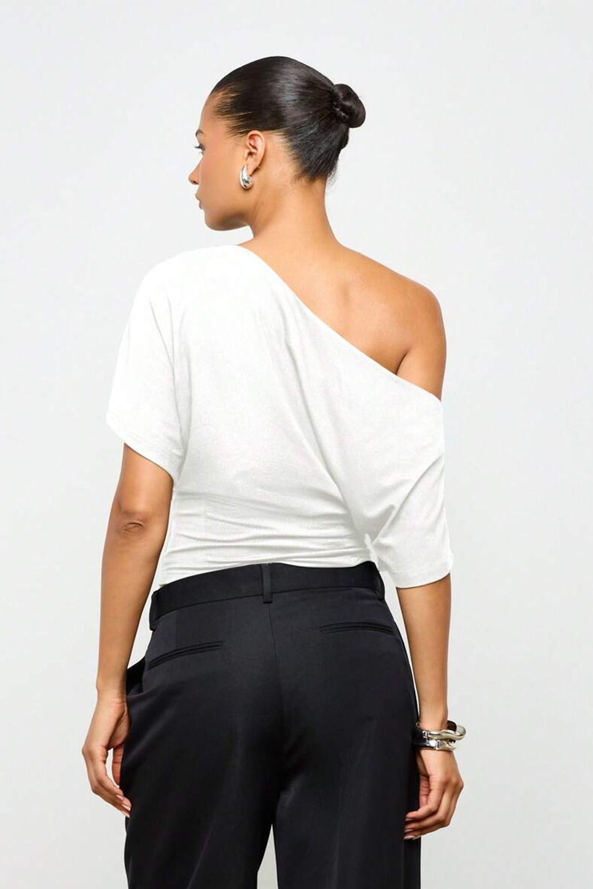 ecemore  Bele Oturan Kayık Yaka Geniş Kollu Doğal Viskon Bluz - Görsel 4