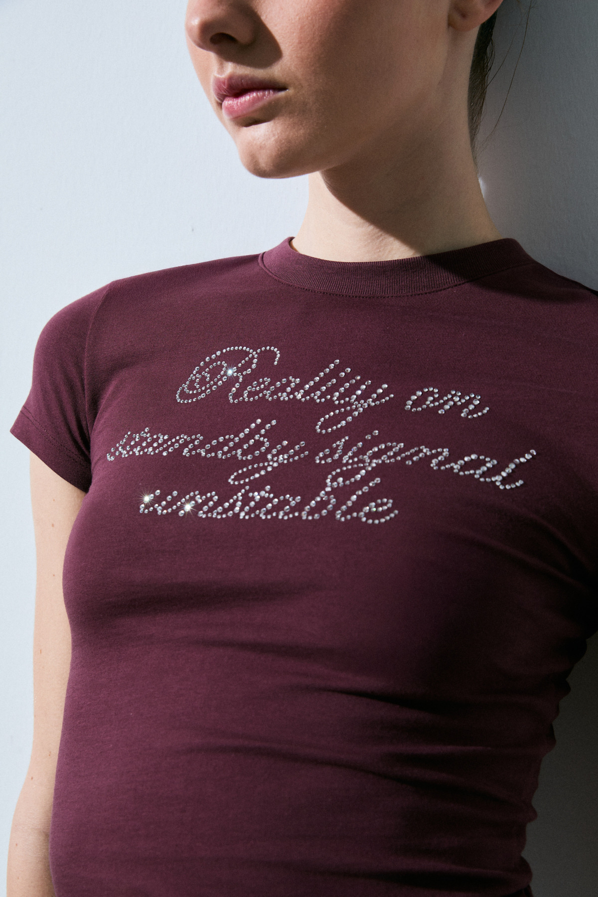 GRIMELANGE  VANYROSE Kadın Yumuşak Kumaşlı %100 Pamuk Taş Detaylı Slim Fit Bordo T-Shirt - Görsel 2