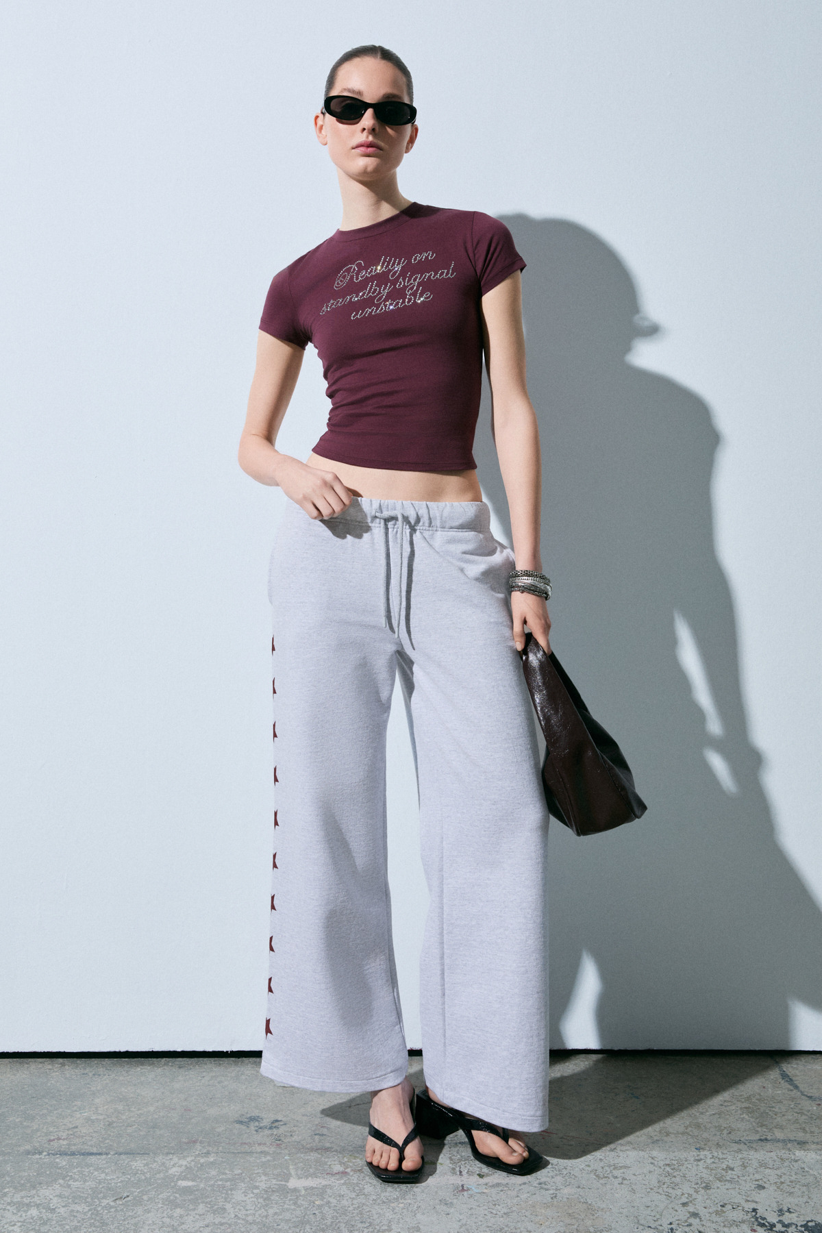 GRIMELANGE  VANYROSE Kadın Yumuşak Kumaşlı %100 Pamuk Taş Detaylı Slim Fit Bordo T-Shirt - Görsel 4