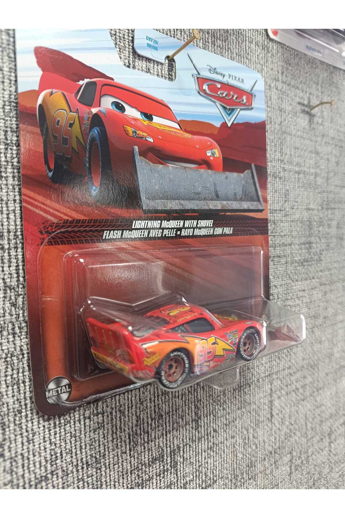 Cars Lightning Mcqueen With Shovel DXV29/HHV86 FNV21 - Fiyatı