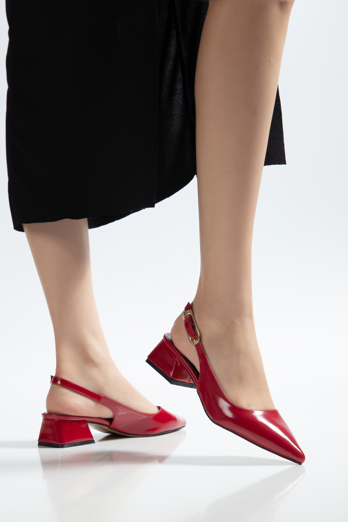 shop  kadın rugan gold tokalı arkası açık kısa topuklu ayakkabı - Görsel 2