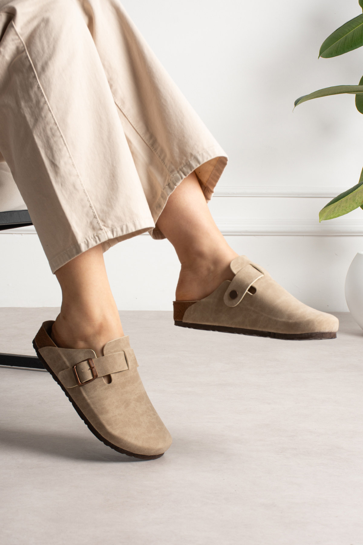 starmarj Unisex Önü Kapalı Tokalı Sabo Günlük Ev ve Dışarı Terliği görsel 2