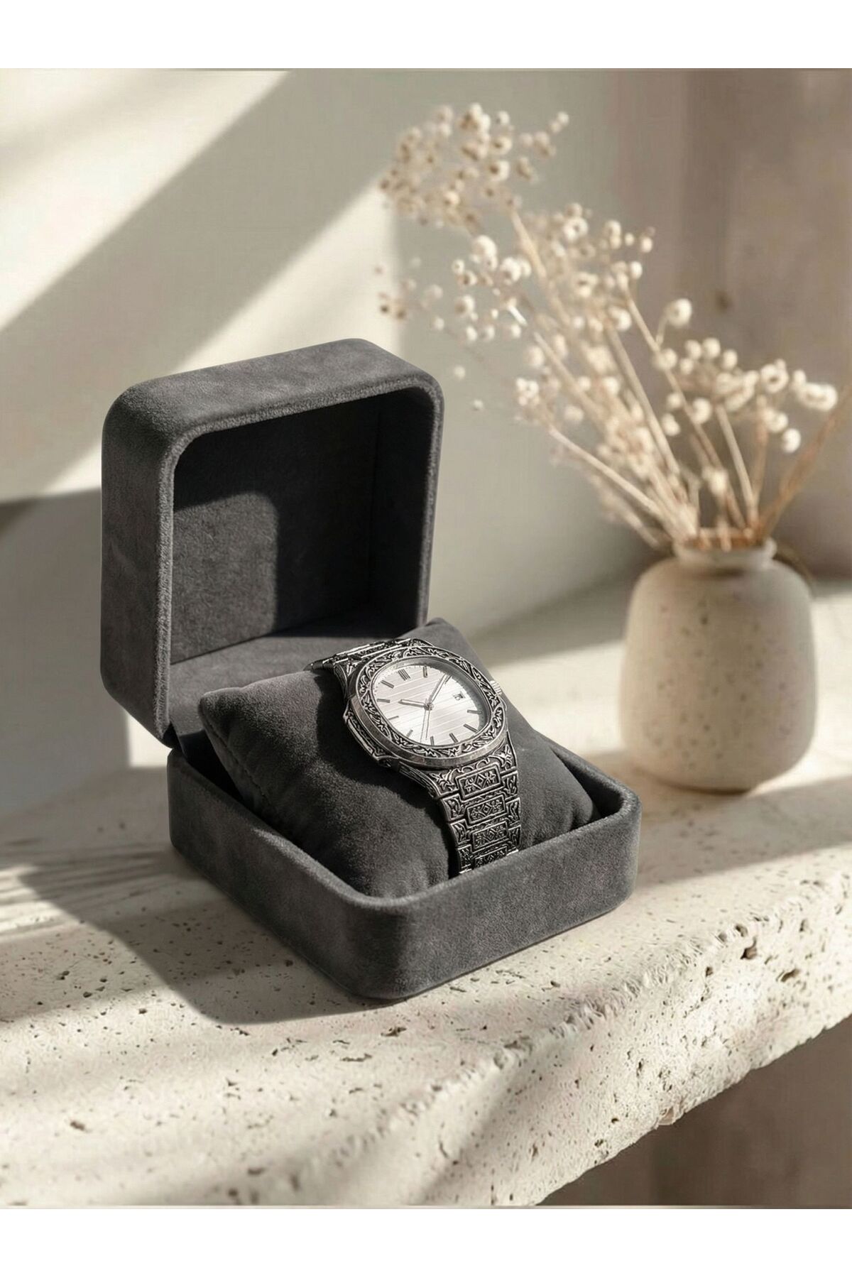 Mazzy  Özel Tasarım İşlemeli Erkek Kol Saati – Klasik & Zamansız Şıklık - Görsel 3