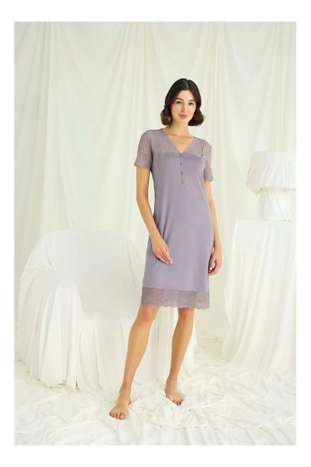 byasafkids Yakası Kolu ve Omzu ve Eteği Dantelli Önü Düğmeli Gecelik