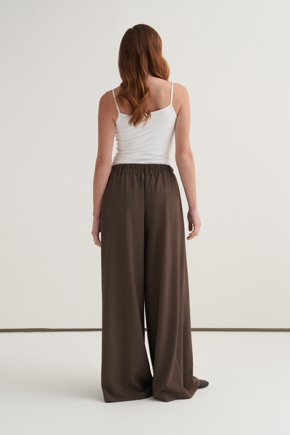 ebu prive  Kadın Çift Pileli Bol Paça Palazzo Pantolon Koyu Vizon - Görsel 6