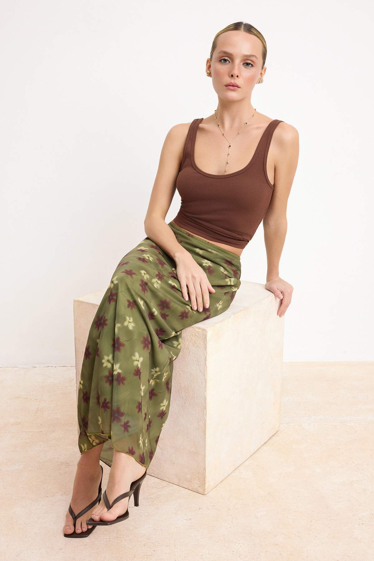 Trendyolmilla  Haki Soyut Desenli Tül Dantel detaylı Esnek Etek TWOSS25ET00153Etek TWOSS25ET00153 - Görsel 2