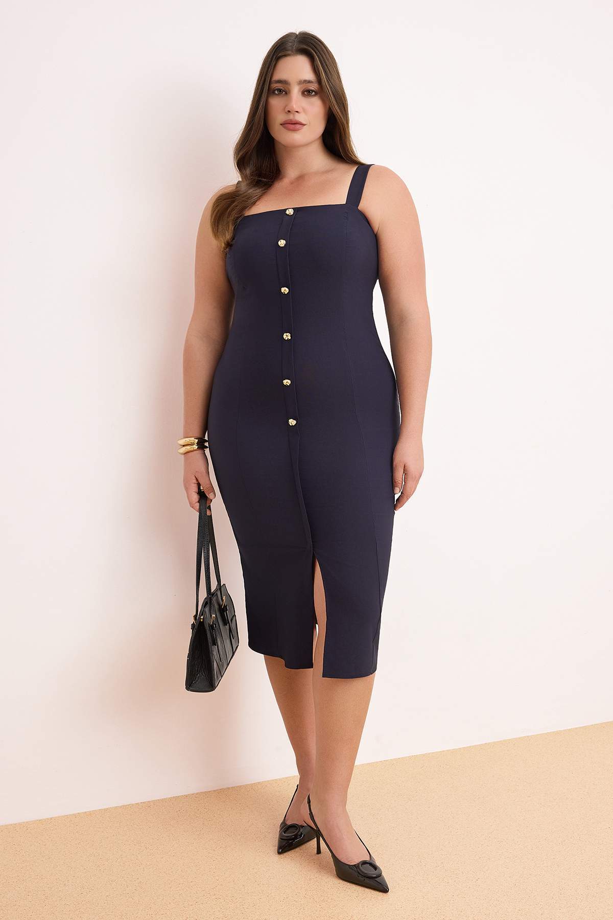 Trendyolmilla Curve Lacivert Midi Esnek Gold Düğmeli Dokuma Büyük Beden Elbise TBBSS26AH00095