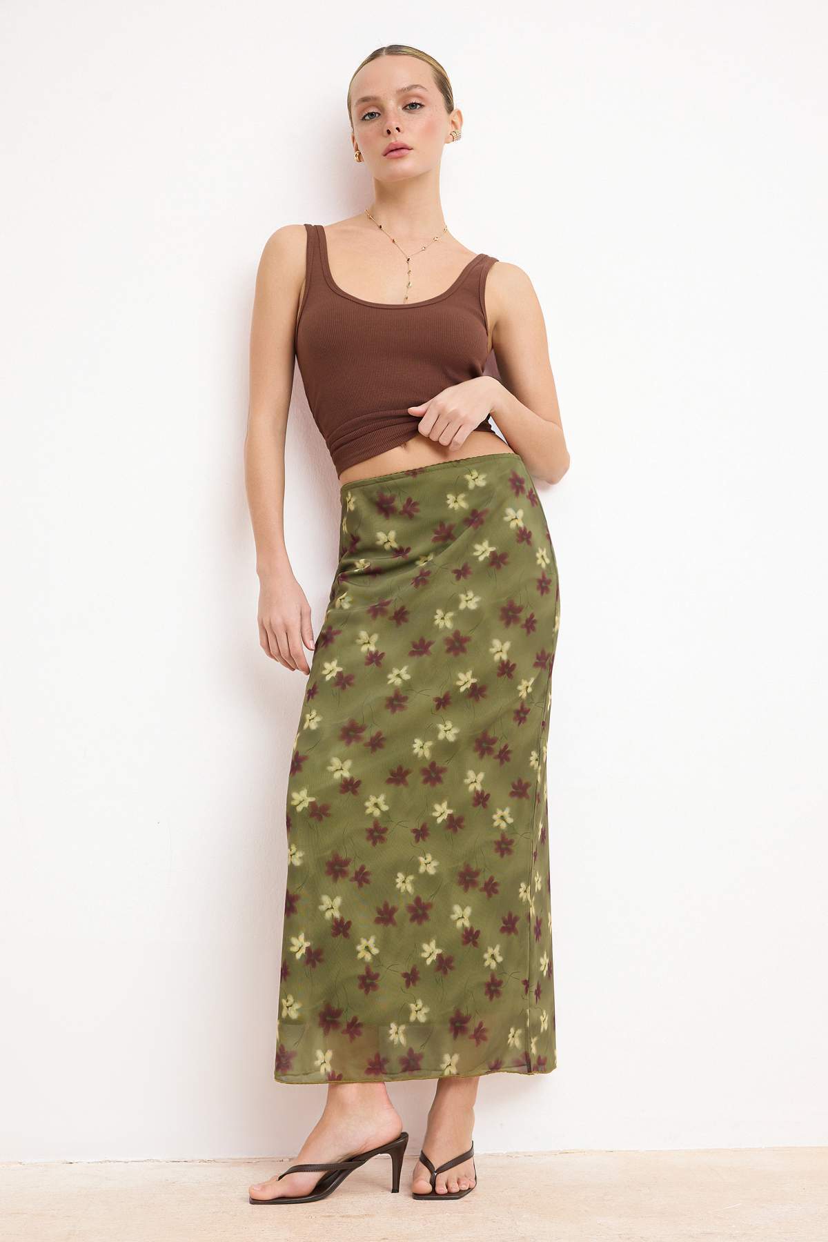 Trendyolmilla  Haki Soyut Desenli Tül Dantel detaylı Esnek Etek TWOSS25ET00153Etek TWOSS25ET00153