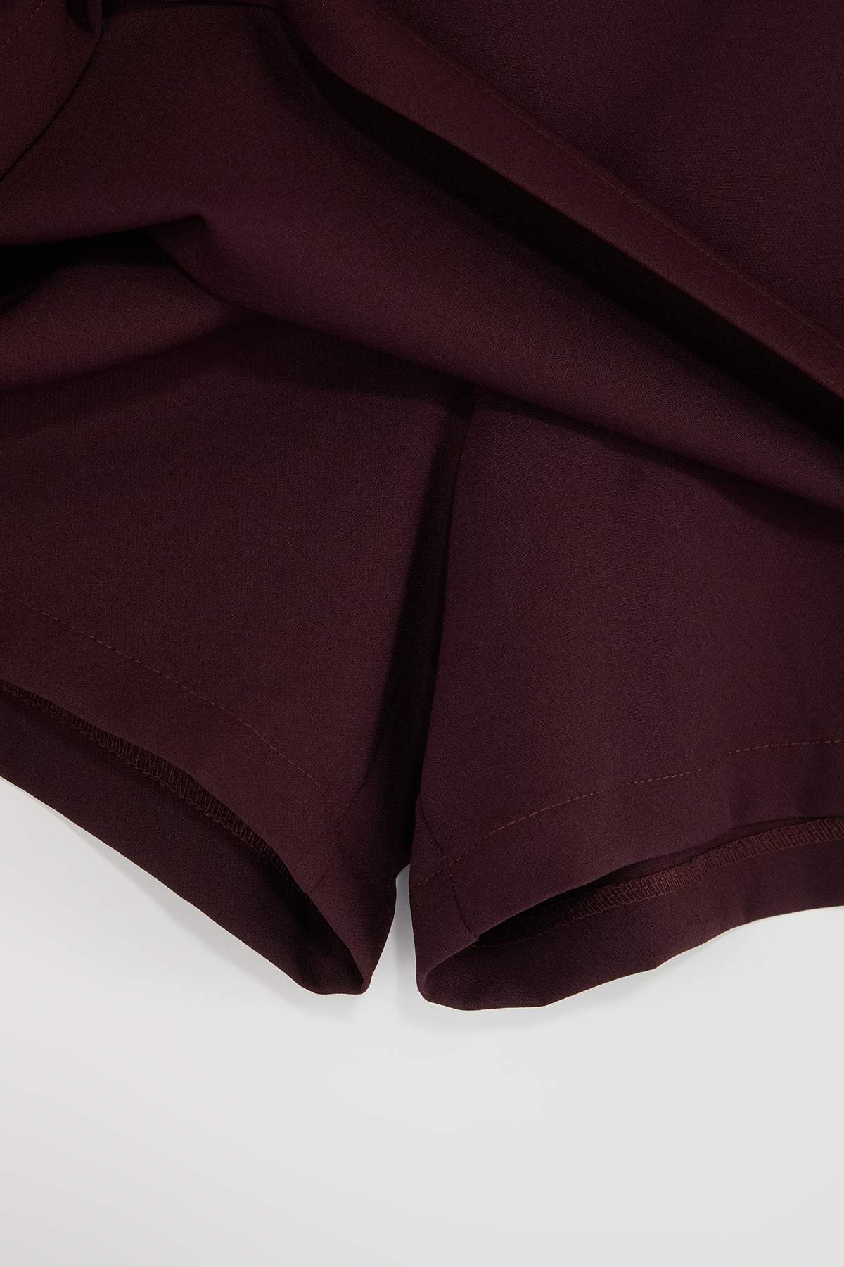 Trendyolmilla  Mürdüm Kemerli Mini Büyük Beden Dokuma Şort Etek Şort & Bermuda TBBAW26AP00010 - Görsel 2