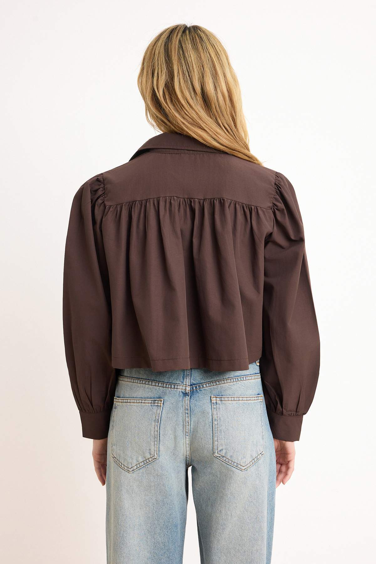 Trendyolmilla  Kahverengi Büzgülü Kısa/Crop Kesim Gömlek TWOSS26GO00137 - Görsel 4