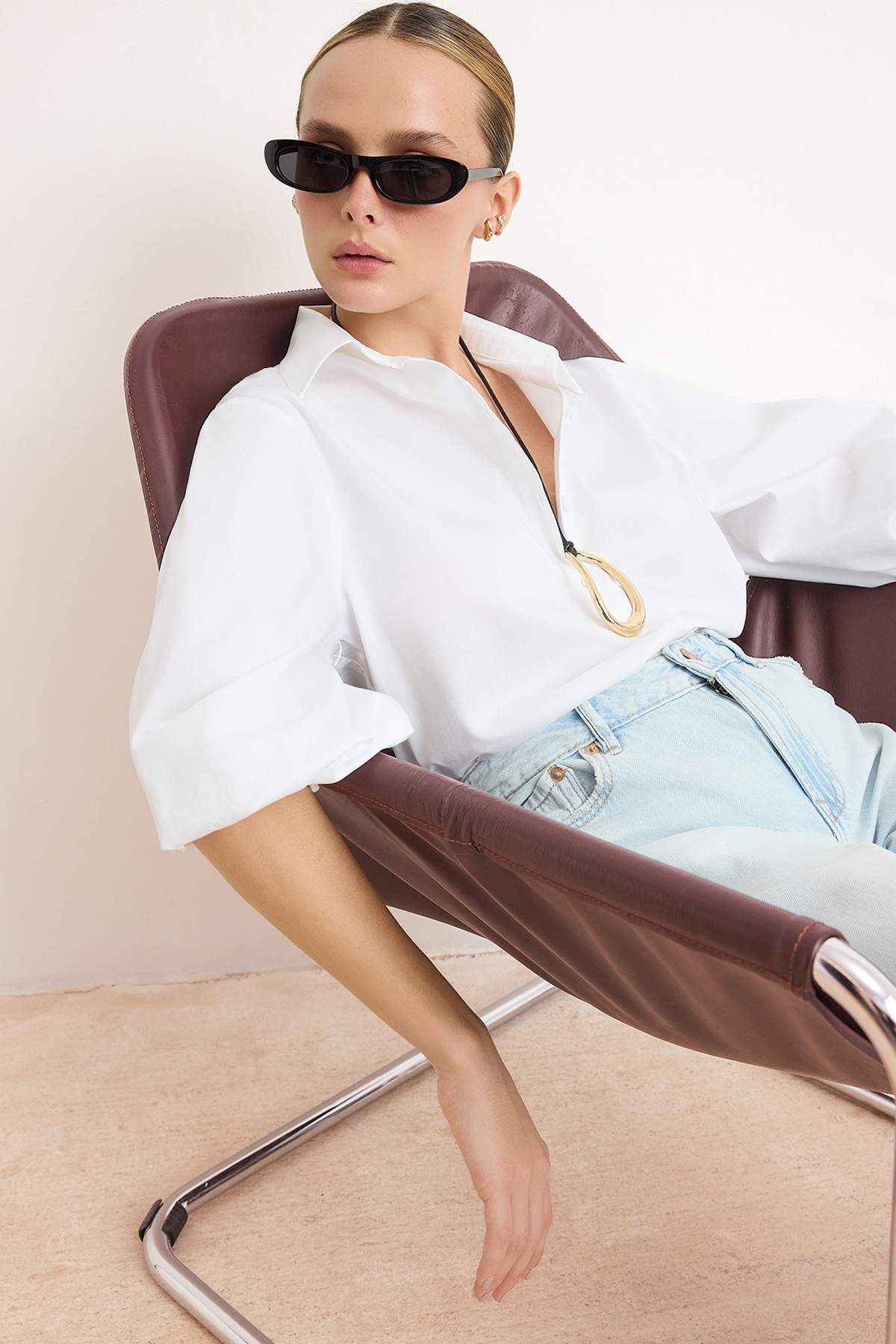 Trendyol Collection Weißes Premium-Qualitäts-Baumwollpopeline-Hemd TWOSS26GO0...