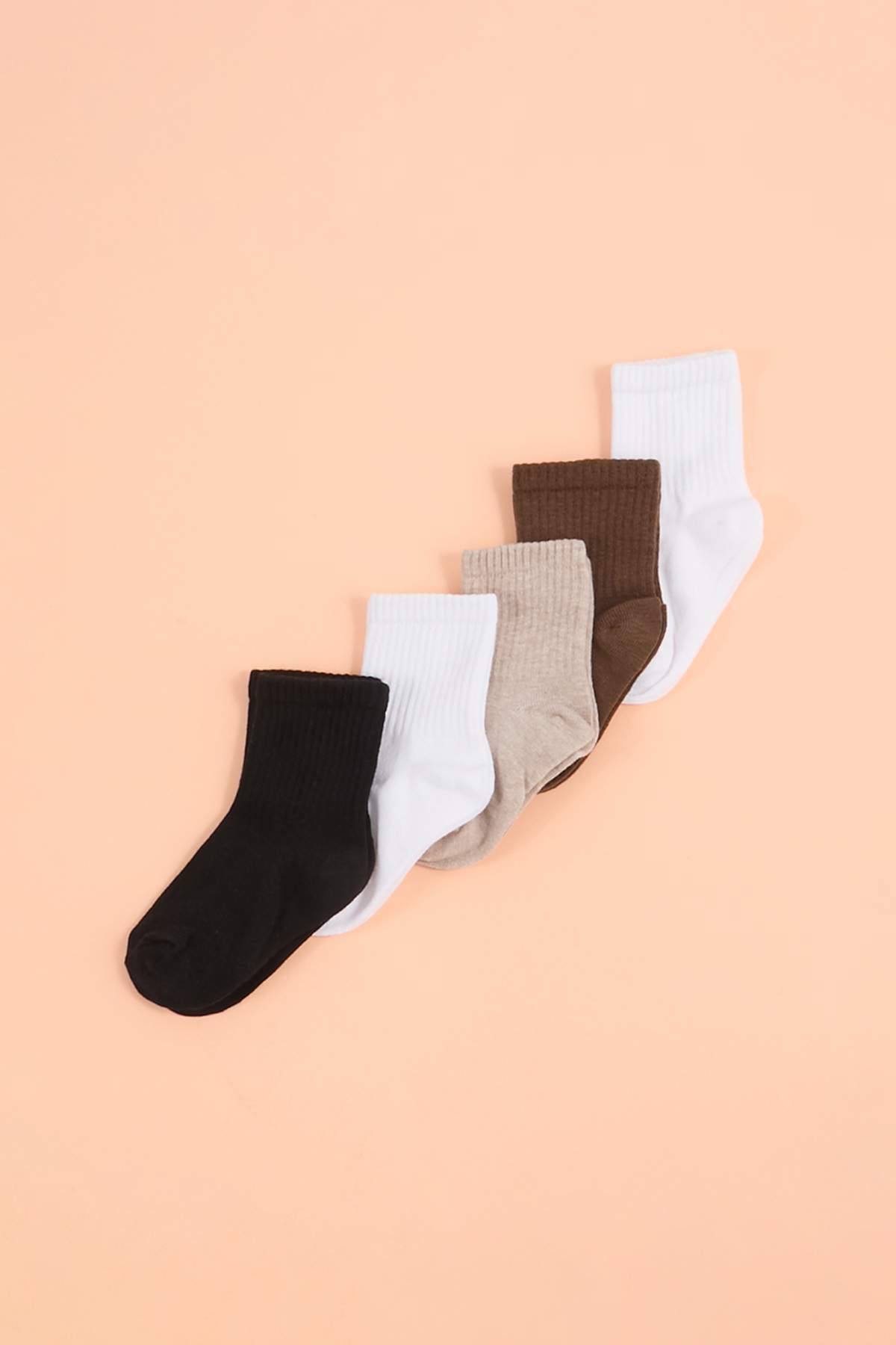 trendyolkids-girls-embroidered-socks
