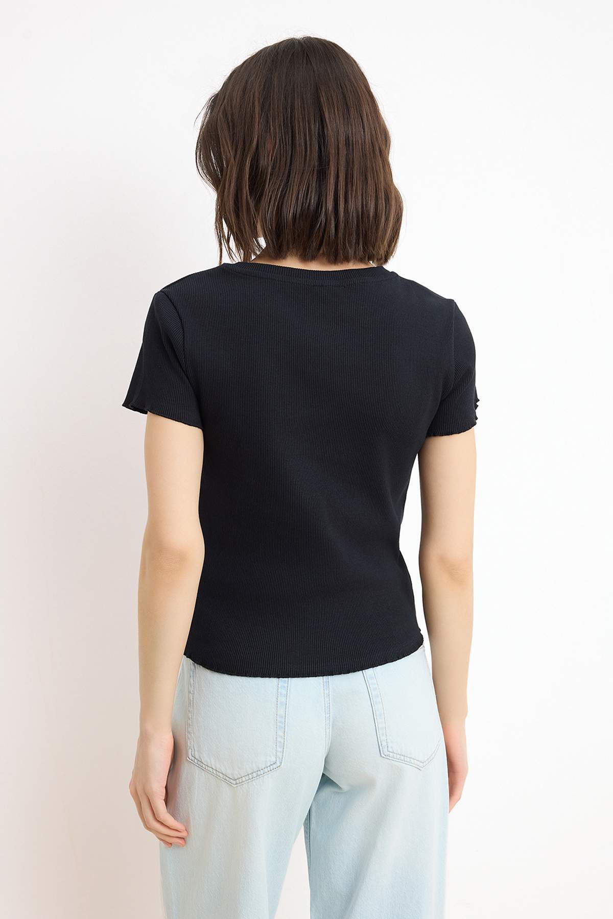 Trendyolmilla  Wardrobe Essentials-Siyah-Ekru 2'li Paket Fitted/Vücuda Oturan Esnek Örme T-Shirt TWOSS26TS00154 - Görsel 14