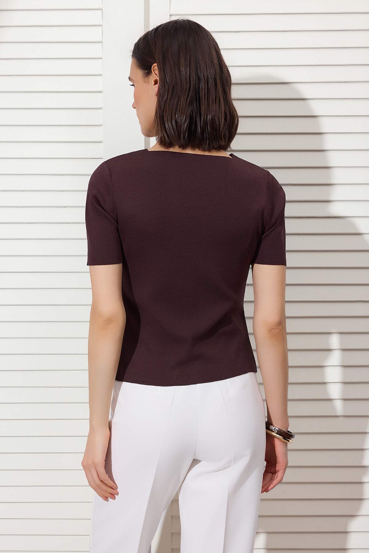 Trendyolmilla  Kahverengi Düğme Detaylı V Yaka Triko Bluz TWOSS26BZ00129 - Görsel 4