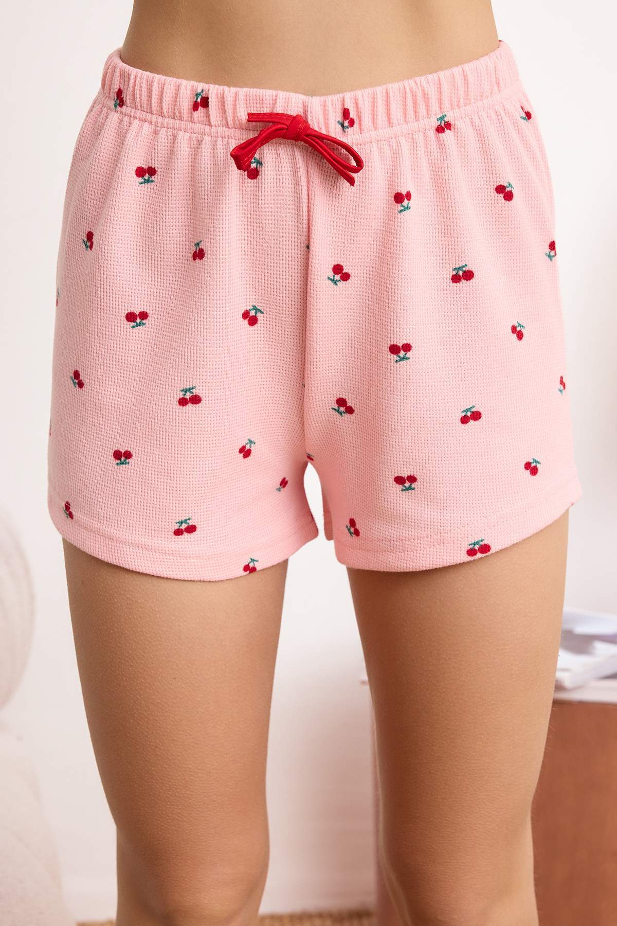 Trendyolmilla  Pembe Kiraz Nakışlı Yumuşak Tuşe Waffle Örme Pijama Takımı THMSS26PT00070 - Görsel 3