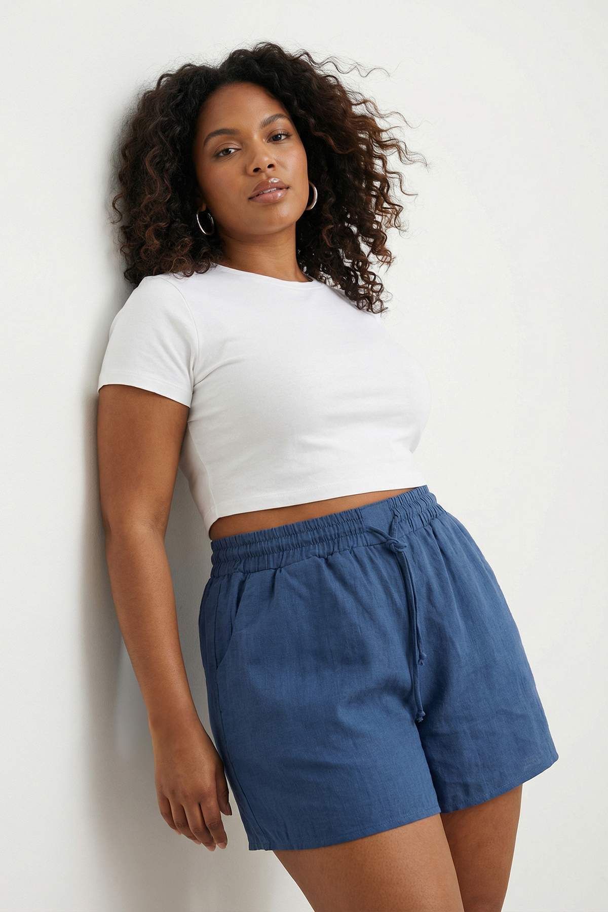 Trendyolmilla  Plaj Giyim Lacivert Müslin Dokuma Yüksek Bel Şort & Bermuda TBBSS26AP00005 - Görsel 2