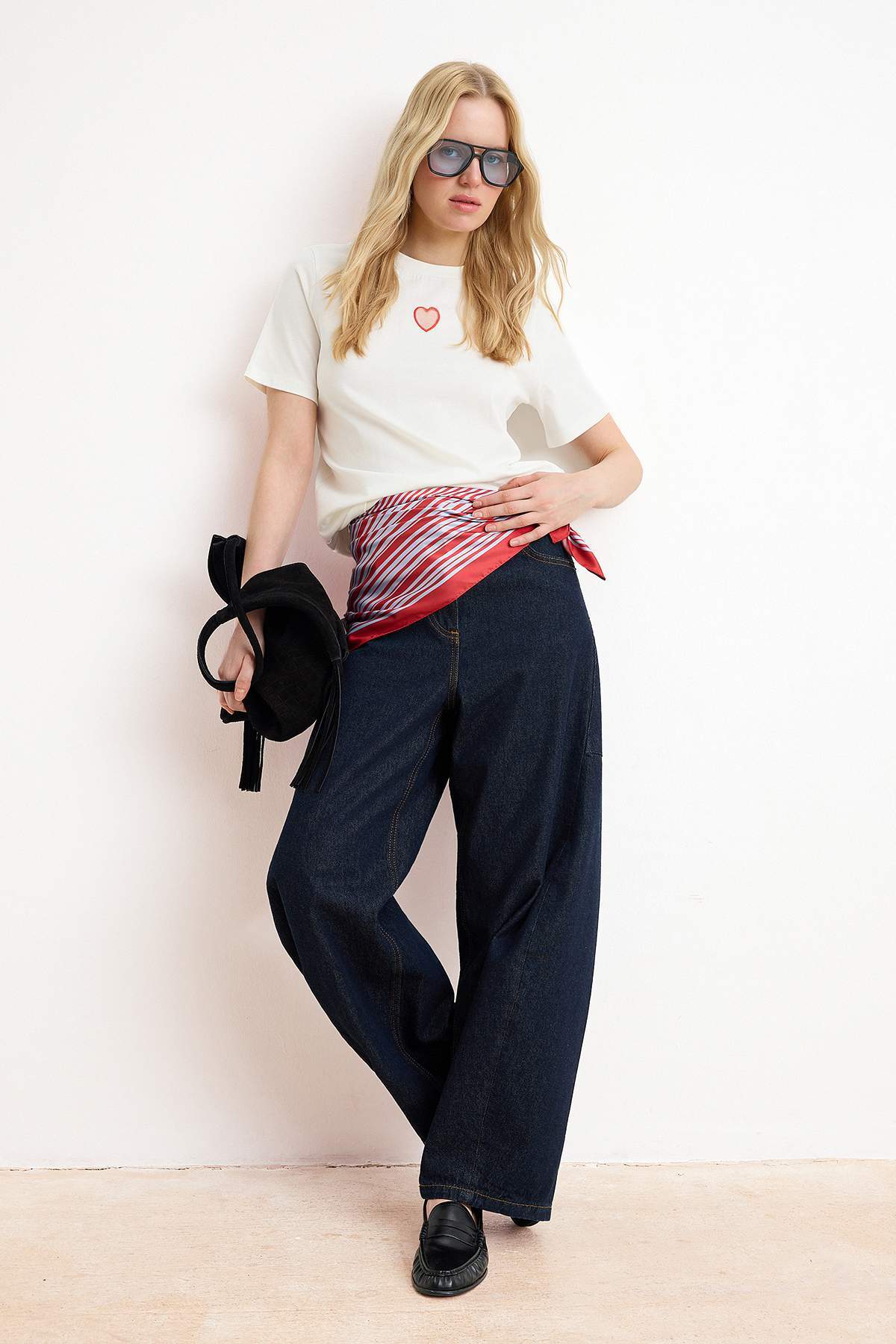 Trendyolmilla  Ekru Kalp Regular/Normal Kalıp Kısa Kollu Tok %100 Pamuk Örme T-Shirt TWOSS26TS00145 - Görsel 2