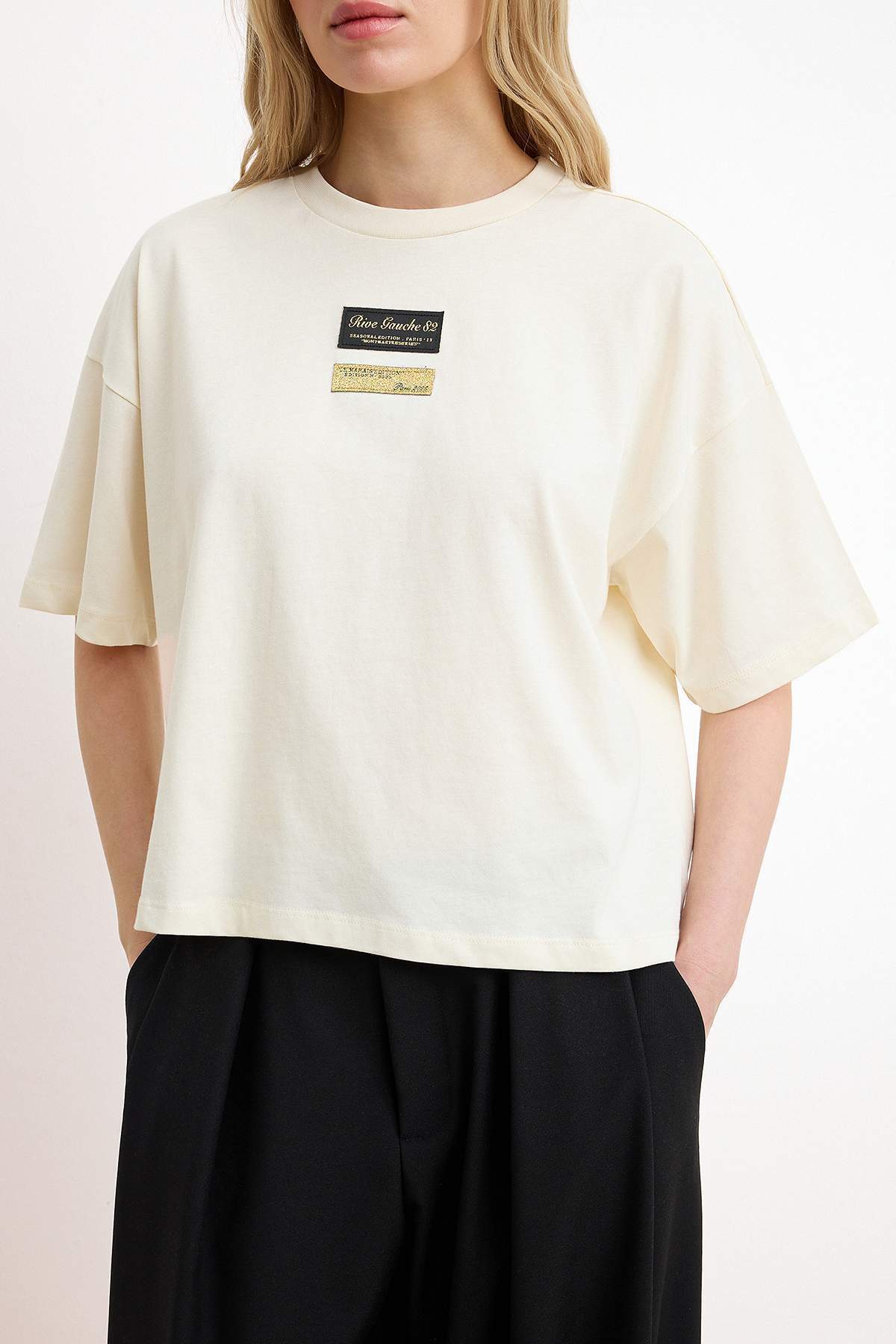 Trendyolmilla  Ekru Düz Boxy Bisiklet Yaka Standart Kol Kısa Tok %100 Pamuk Örme T-Shirt TWOSS26TS00122 - Görsel 3