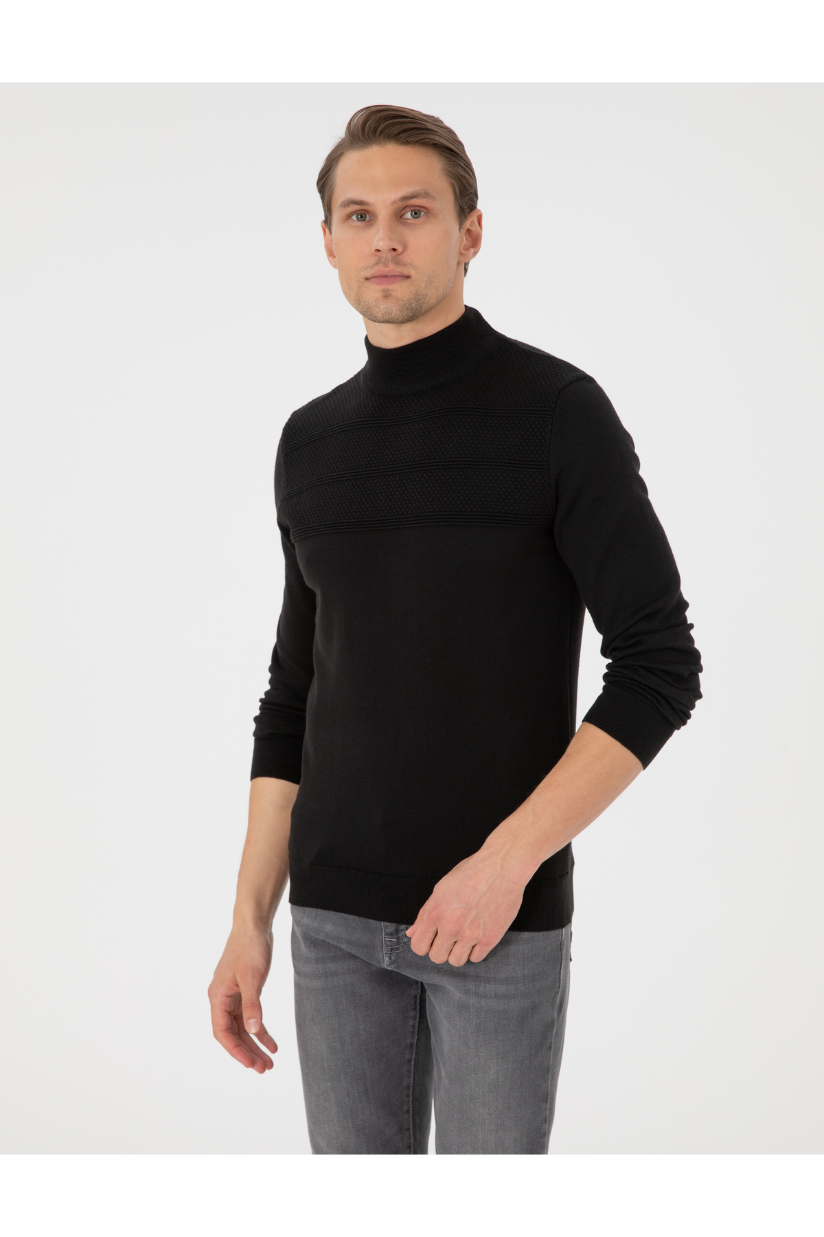 ژاکت بافتنی یقه اسکی مشکی اسلیم فیت مدل ۵۰۳۰۰۶۲۵-VR046 پیر کاردین پلیور Pierre Cardin